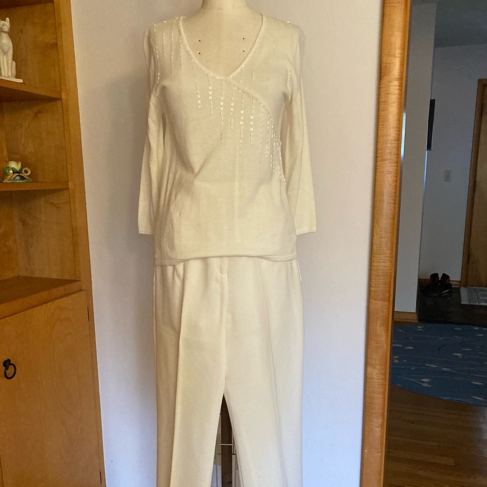 Villager Liz Claiborne Soft White Knit Coordinates Spring Bridal
